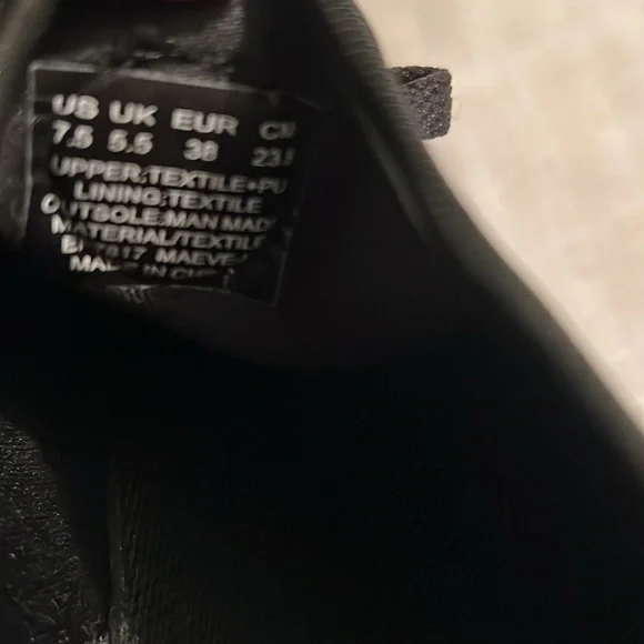 Reebok Sneaker - Picture 7 of 8